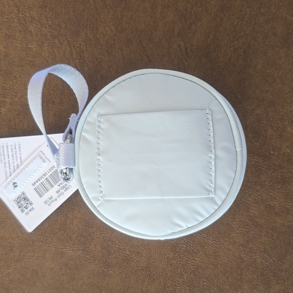 NWT Lululemon Logo Coin Pouch in Ocean Air Blue (OCNA) - Picture 2 of 5